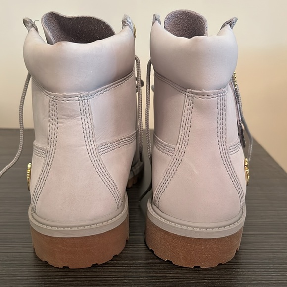 ♡BRAND NEW IN BOX Timberland™ Light Grey Genuine Nubuck Leather Boots♡ Size 5.5♡ - Picture 10 of 13